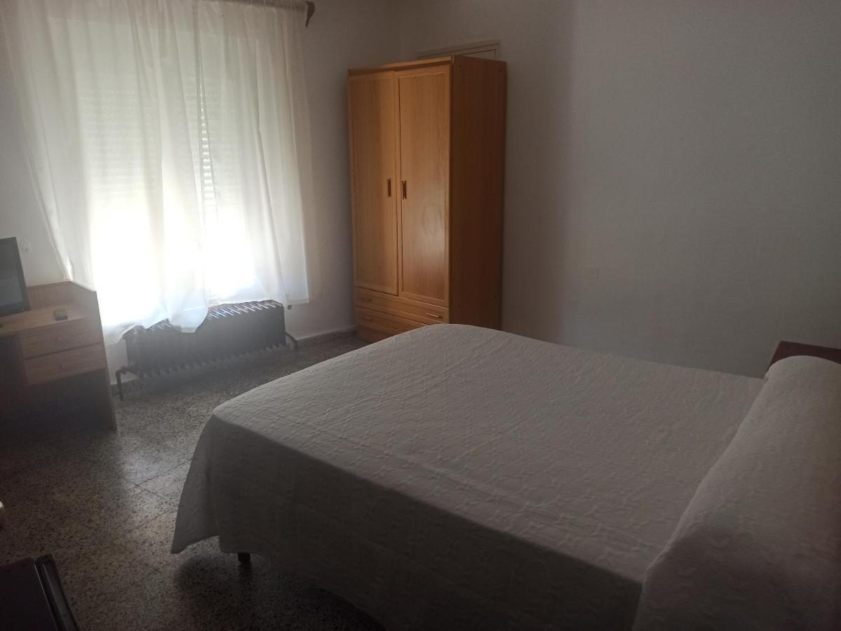 Hostal Restaurante El Burguiyo El Barraco Екстериор снимка